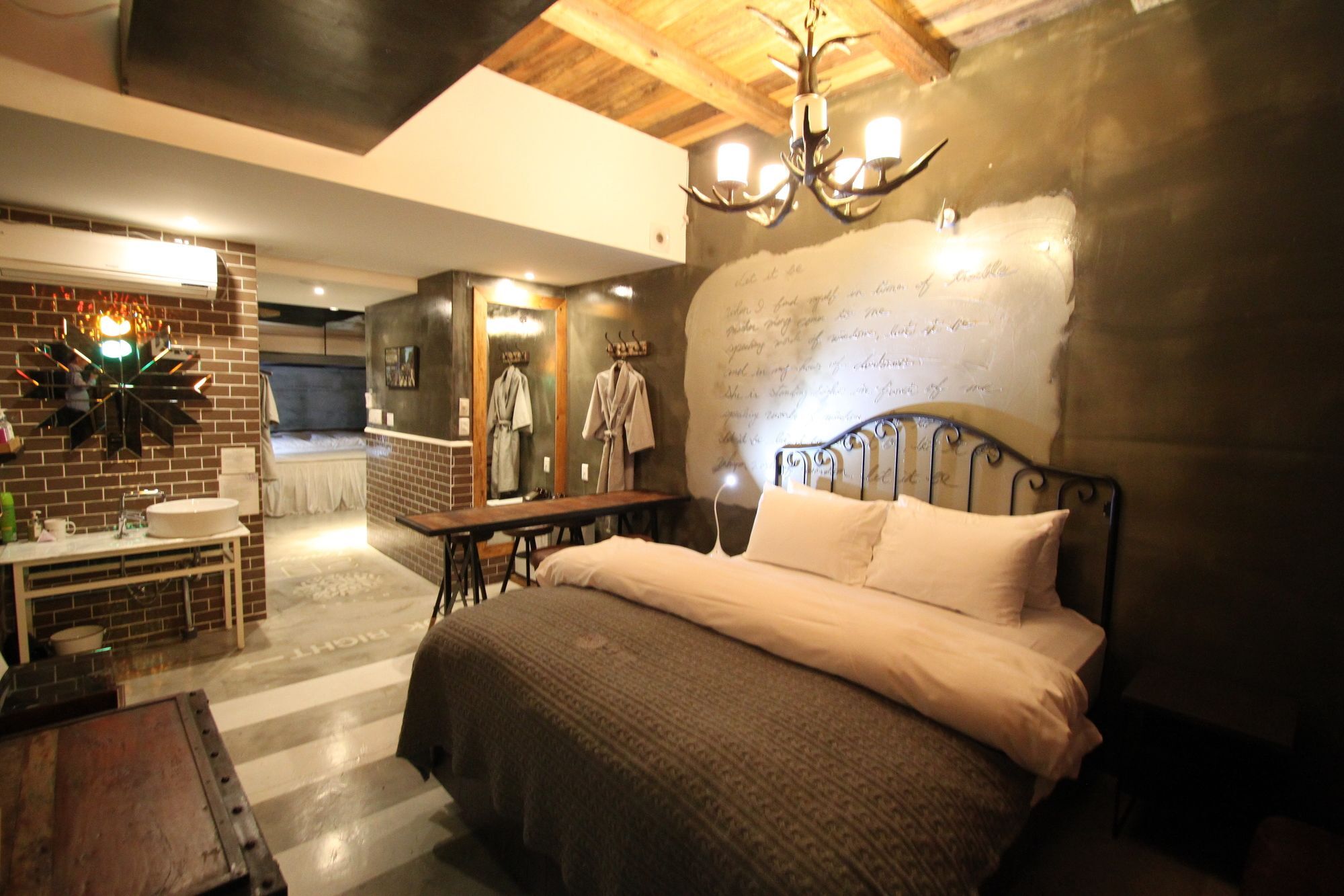 February Hotel Hwanggeum Daegu Exterior photo